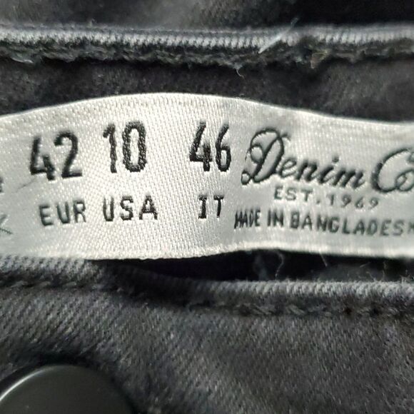 Denim Co. Black jeans. USA 10. GOOD USED CONDITION. - Picture 3 of 9